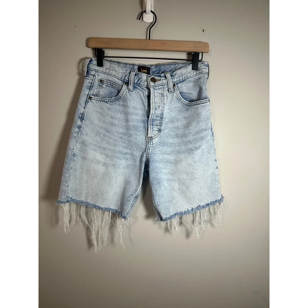 Lee Mid-Rise Slouch Bermuda Denim Shorts Light Wash Raw Hem Button Fly 24